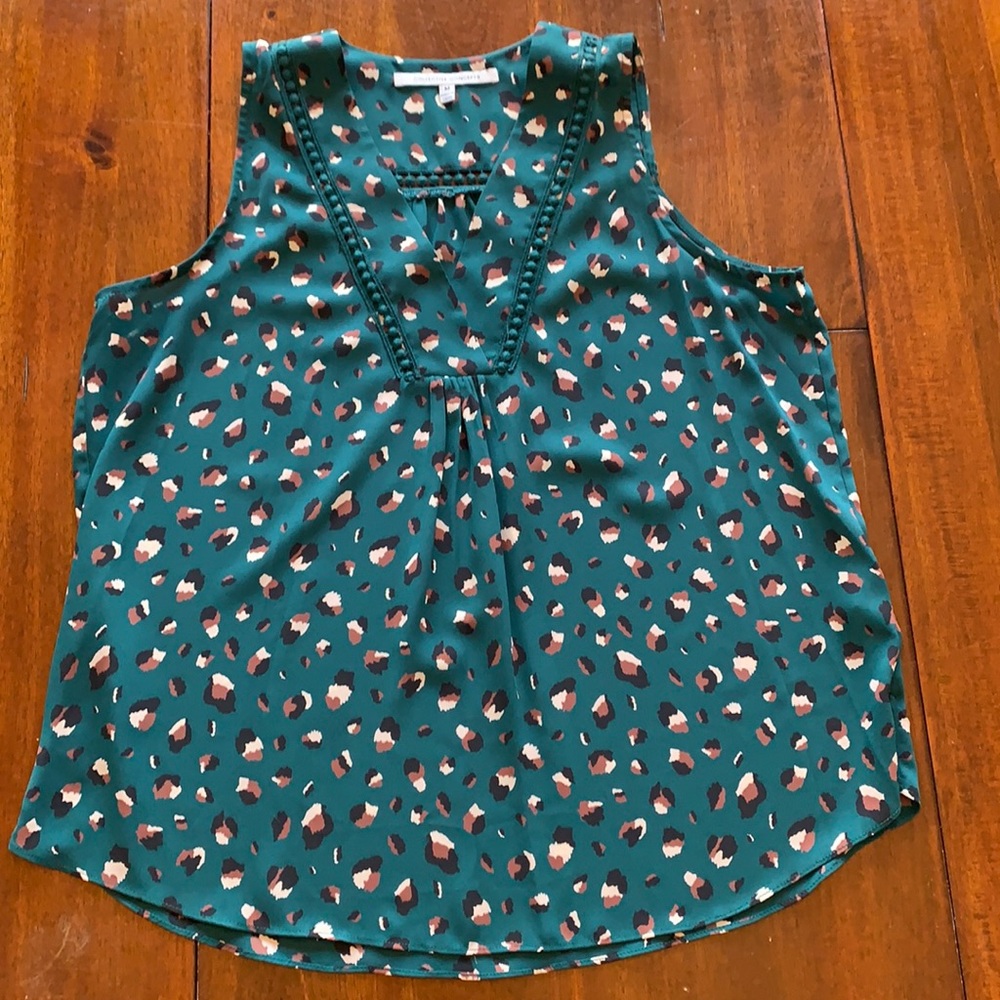 Gorgeous sleeveless size medium top